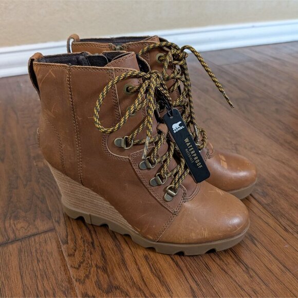 NWT Sorel Joan Uptown Lace up Distressed Leather Wedge Heel Booties sz 8 - Picture 1 of 6